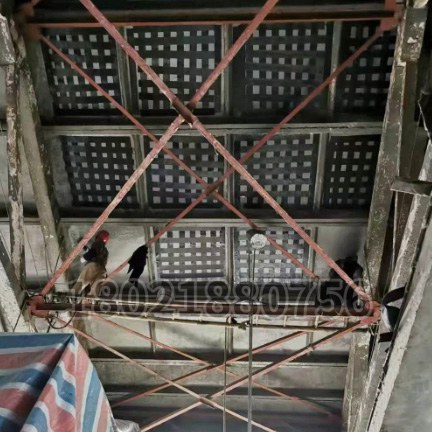 廠房屋頂碳纖維（wéi）加固施工