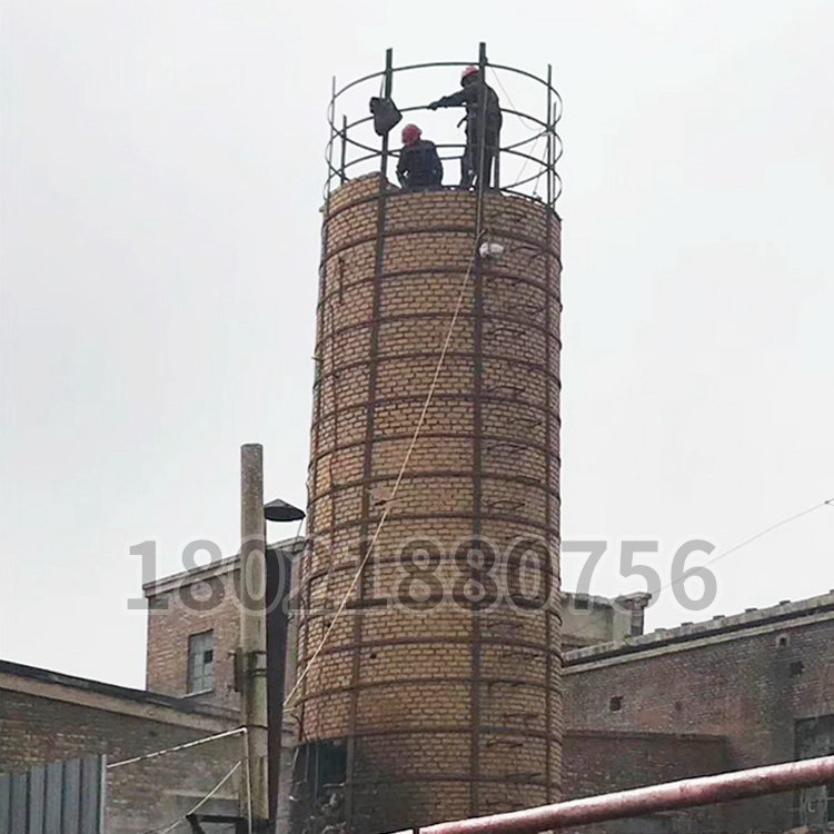 磚煙（yān）囪（cōng）拆除（chú）施工